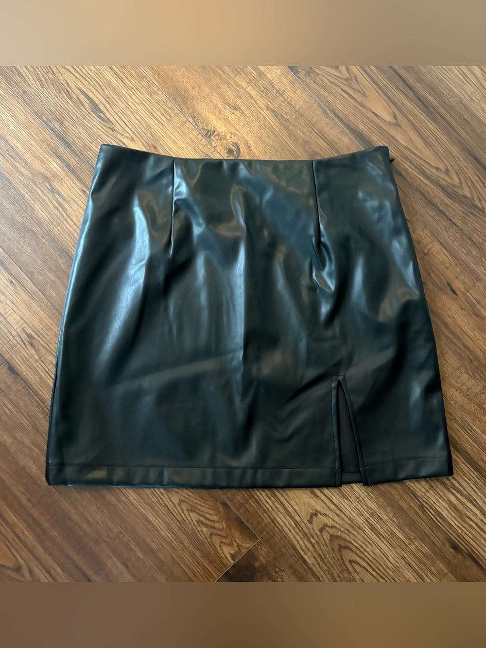 NWT ANDREE BY UNIT Black Faux Leather Skirt with Front Slit Size L